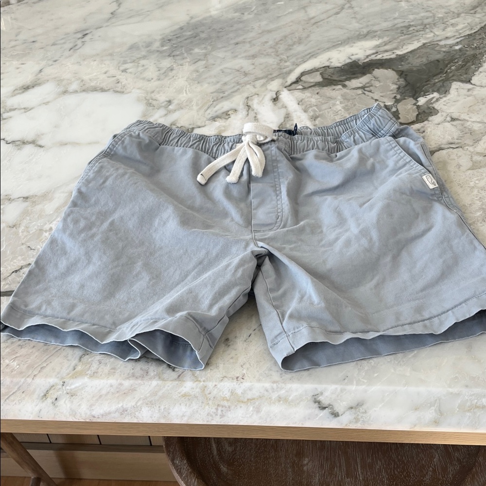 Vineyard Vines men’s pull on shorts size Small